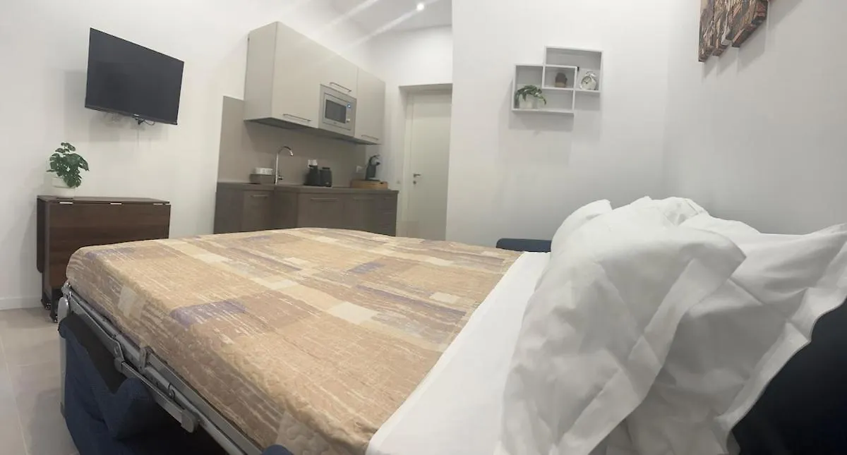 753 Roma Apartment